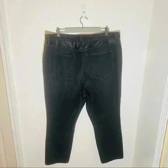 Good American Good Vintage Faux Leather Piecing Jeans in Black - Picture 4 of 7